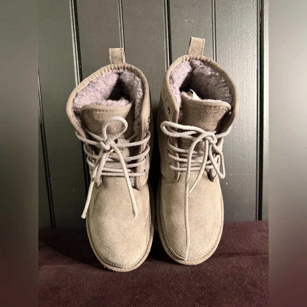 UGG Men’s Gray Suede Lace-Up Boots Size 8